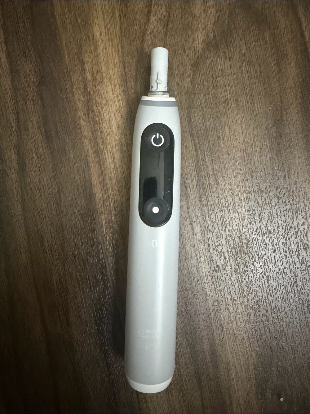 Electric Oral Care Handle in Light Gray iO6